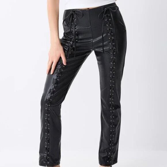 NWT Lace-up faux leather pant - Picture 3 of 3